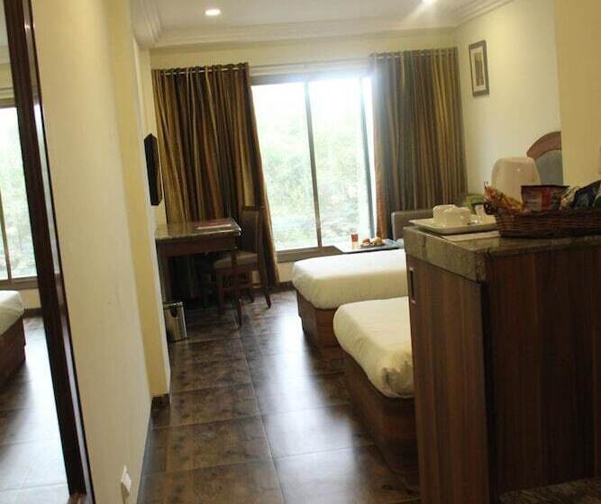 Номер Deluxe, Lords  Eco Inn Gandhidham