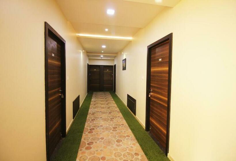 豪华房间, Vraj Inn
