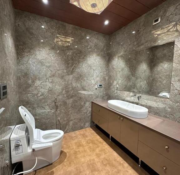اتاق استاندارد با تخت بزرگ, Bhagya Homestay Royal Room Mohali S Best