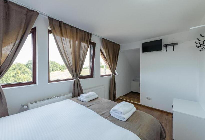 Семейный Номер, Casa Perla Vlădesei