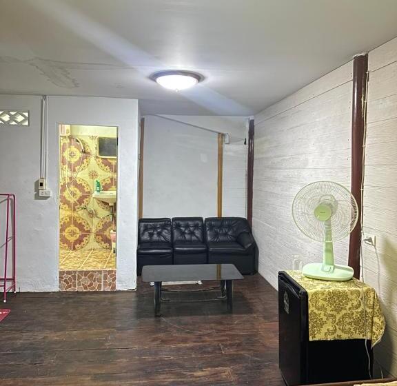 스탠다드 룸, Noahs Ark Suites