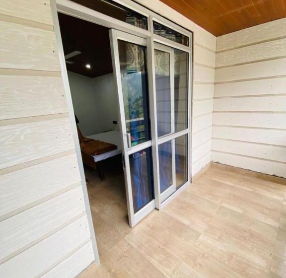 스탠다드 트리플 룸, Sunshine Hill Resorts