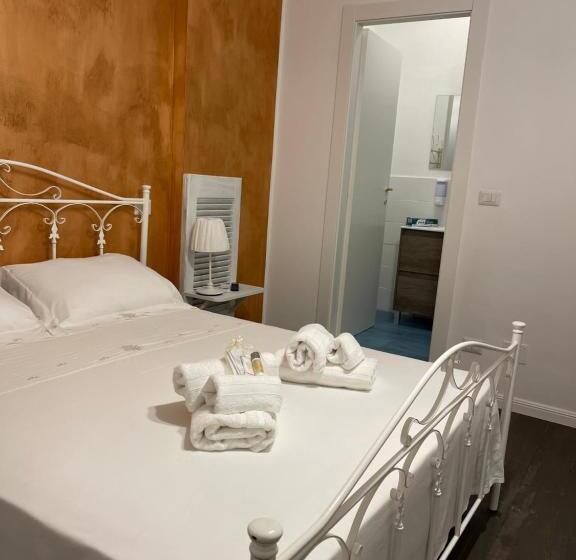 اتاق استاندارد سه نفره, B&b Civico 210