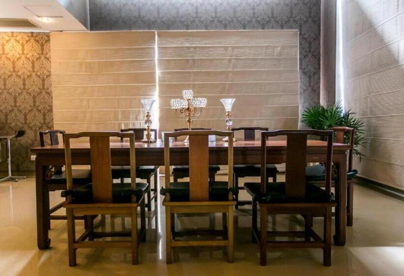 سوئیت پرزیدنت, Lagos