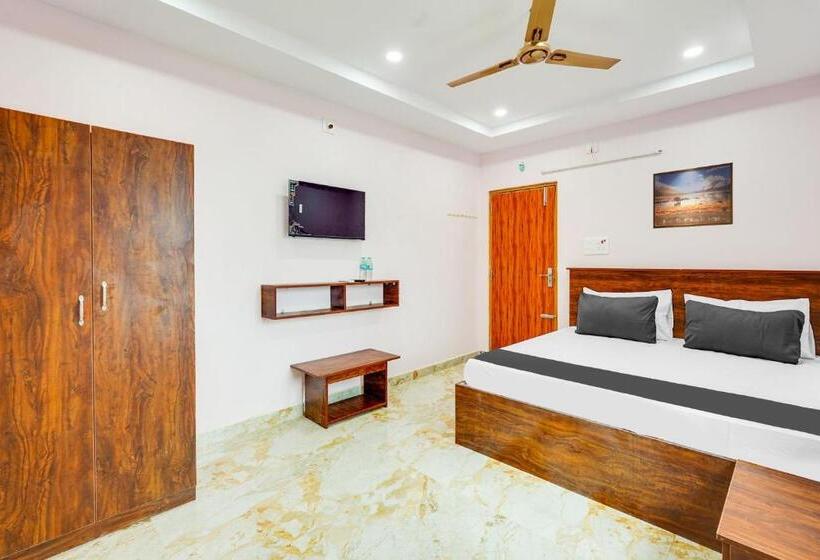 Трехместный Номер Классика, Fabhotel Chandu S Boutique   Nr Bus Stand