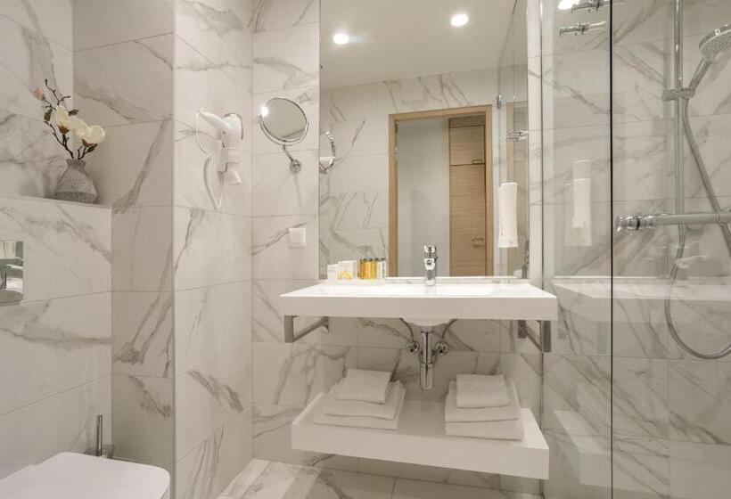 اتاق استاندارد با وان آب گرم, Centennial Nexus Hotel Tallinn