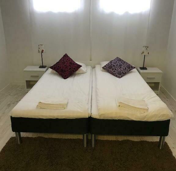 اتاق استاندارد با سرویس بهداشتی مشترک, Fjord Hostel Rooms