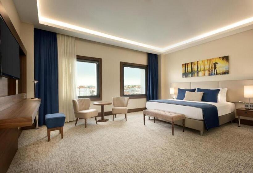 اتاق لوکس با تخت بزرگ, Ramada By Wyndham Yalova