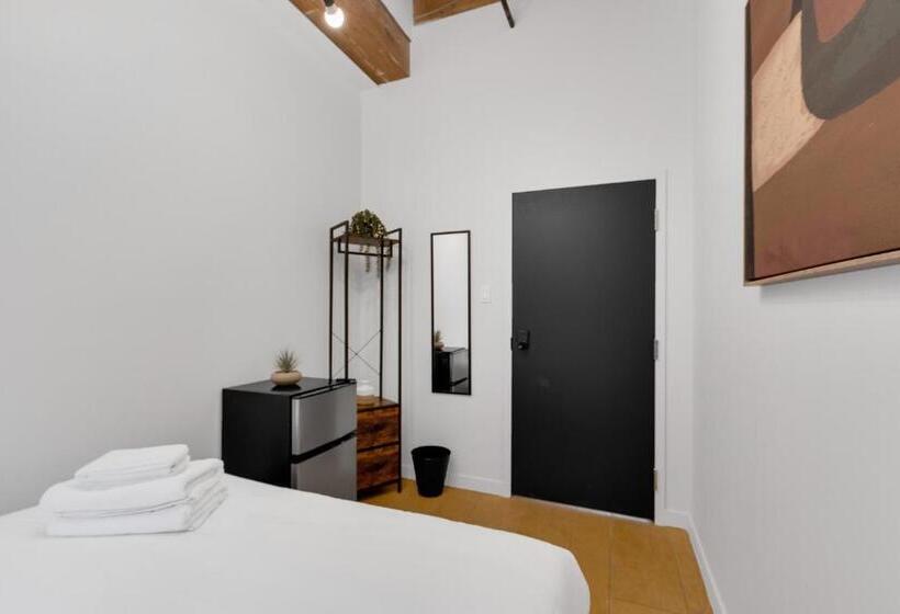 Номер Стандарт Совместная Ванная, The Little Prince Rooms Old Montreal