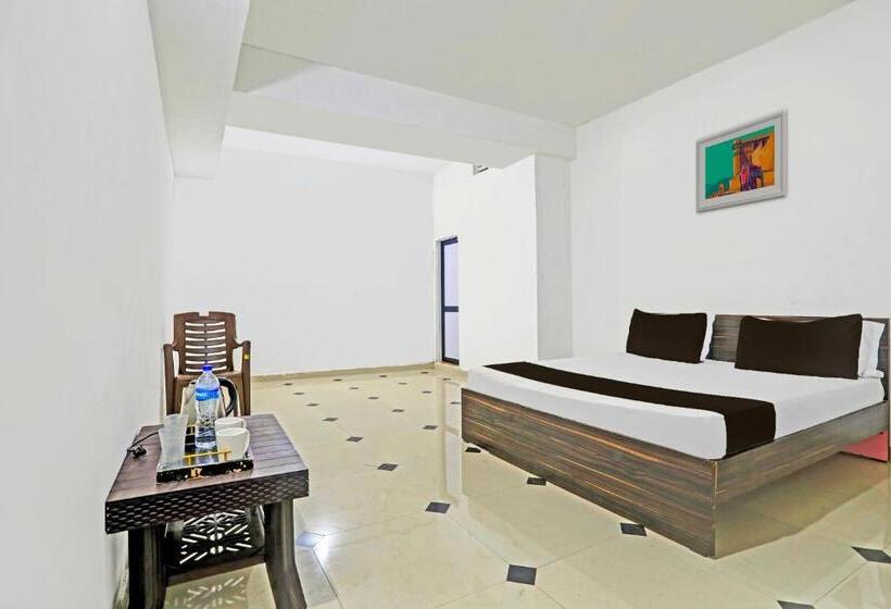 Трехместный Номер Классика, Oyo Hotel Galaxy