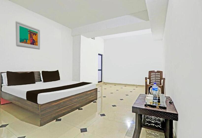 Трехместный Номер Классика, Oyo Hotel Galaxy
