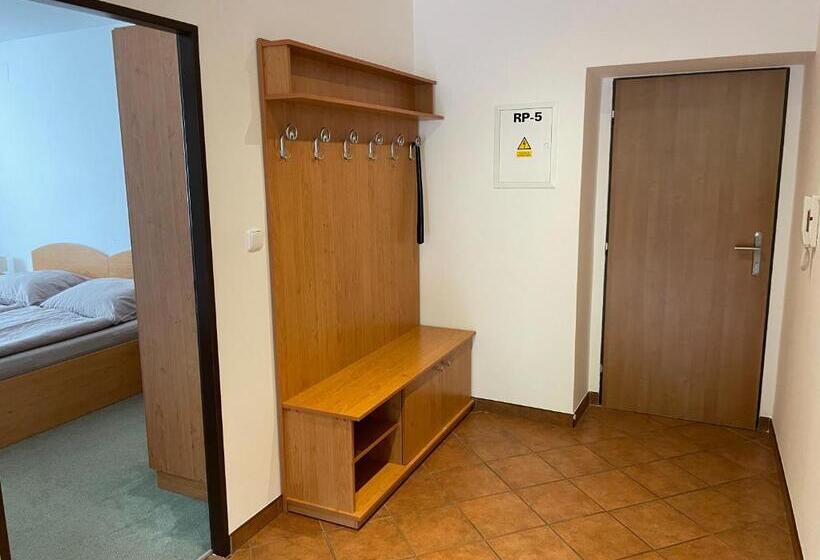 Люкс 3 Спальни, Ubytování Jívka 86