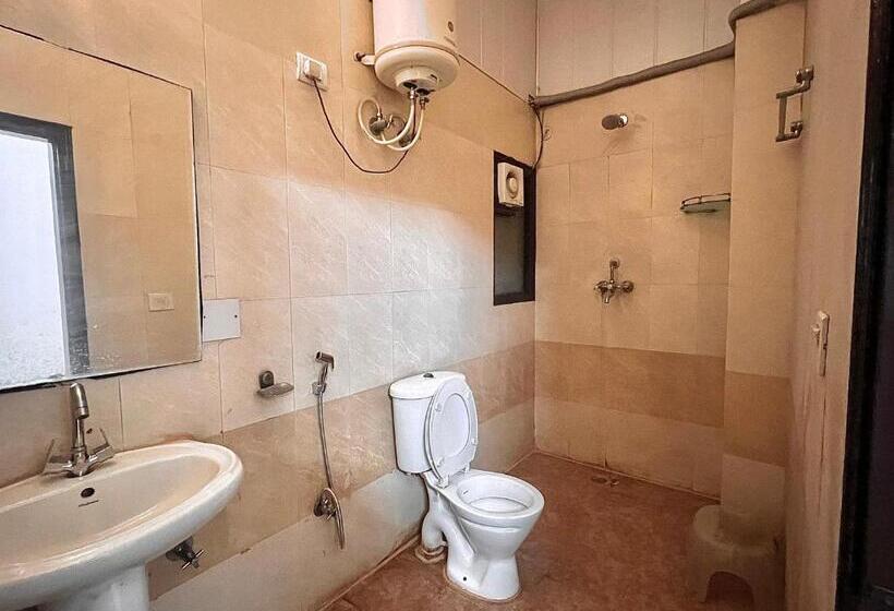 标准间, Room With Kitchen On Main Road At 10k