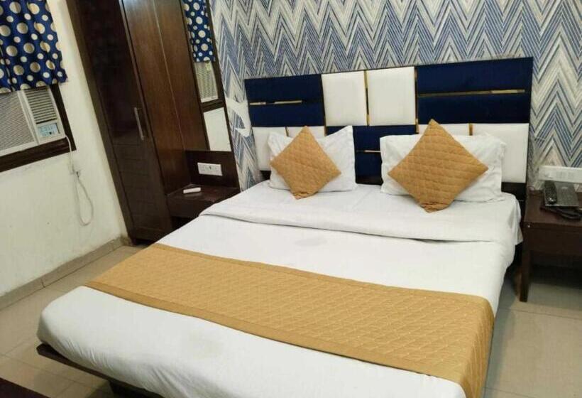 اتاق لوکس, Del Fox Holidays At 5 Minute Vfs New Delhi