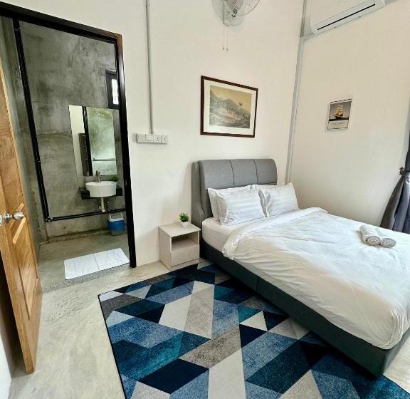 Номер Deluxe Вид на Море, Ferringhi Inn 51