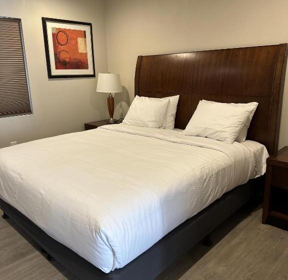 Номер Deluxe Кровать Кинг, The Gq Extended Stay