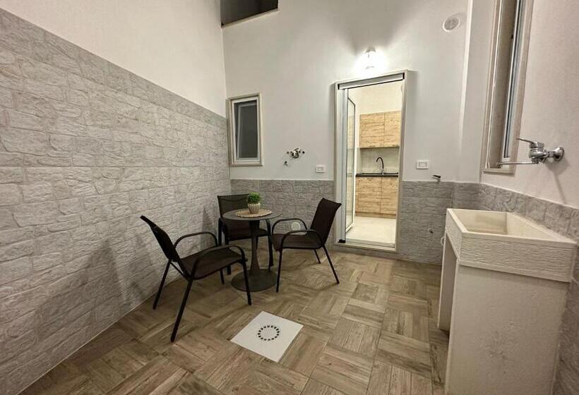 اتاق لوکس سه تخته, Hary Home
