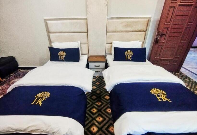 اتاق لوکس, Relax Cottage Swat By Khan Familia