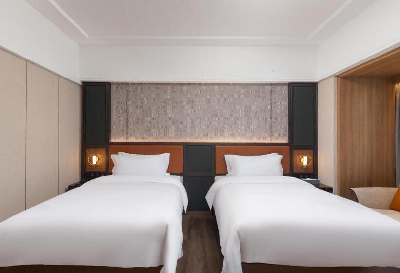 Номер Deluxe, Huaxi International
