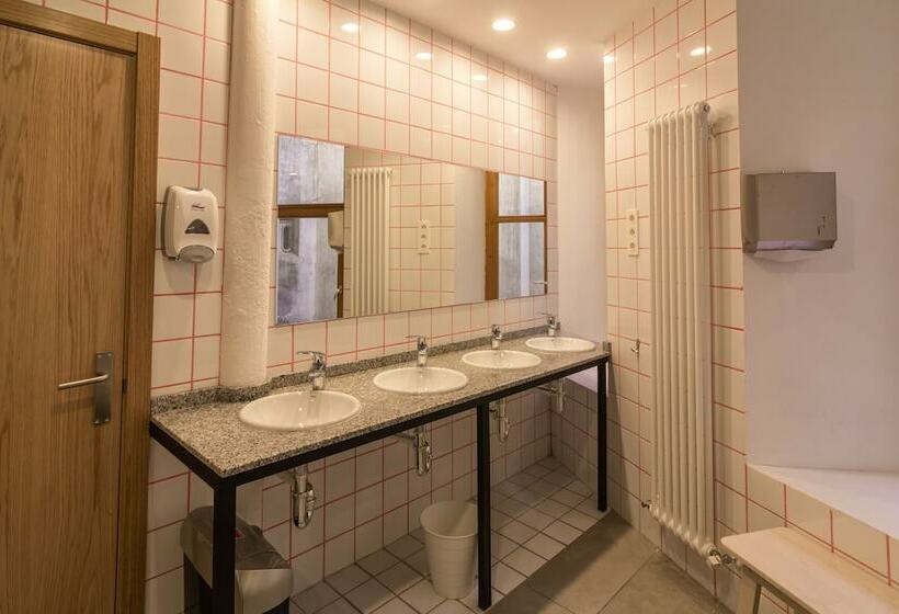Cama em Quarto Compartilhado, Bcool Bilbao  Hostel