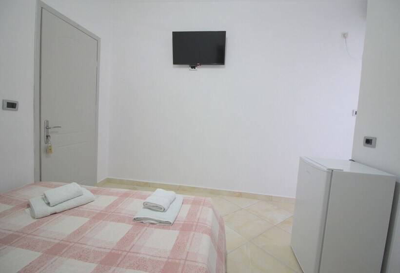 اتاق استاندارد با بالکن, Andy Apartments