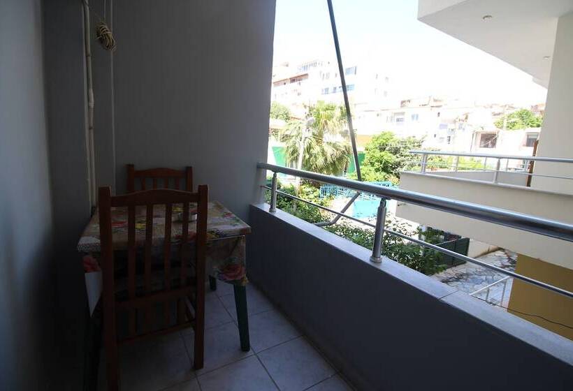 اتاق استاندارد با بالکن, Andy Apartments