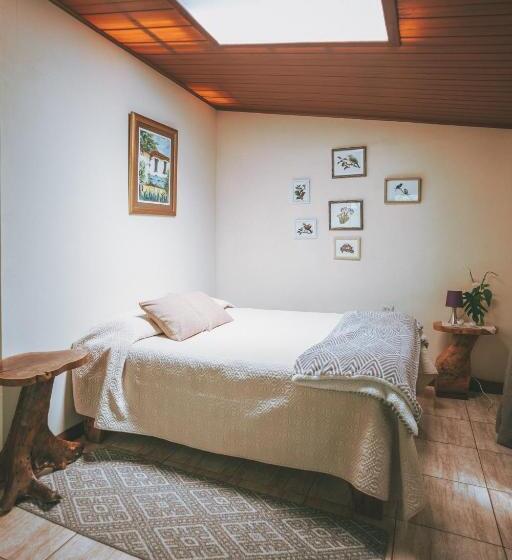 Номер Стандарт, Santuario Ecologico Monteverde
