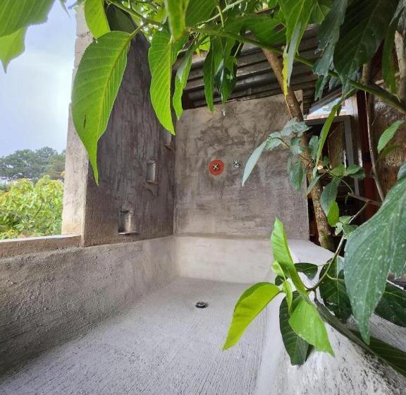 اتاق استاندارد با تخت بزرگ, M Lapin   Hotel & Glamping Near Antigua Guatemala