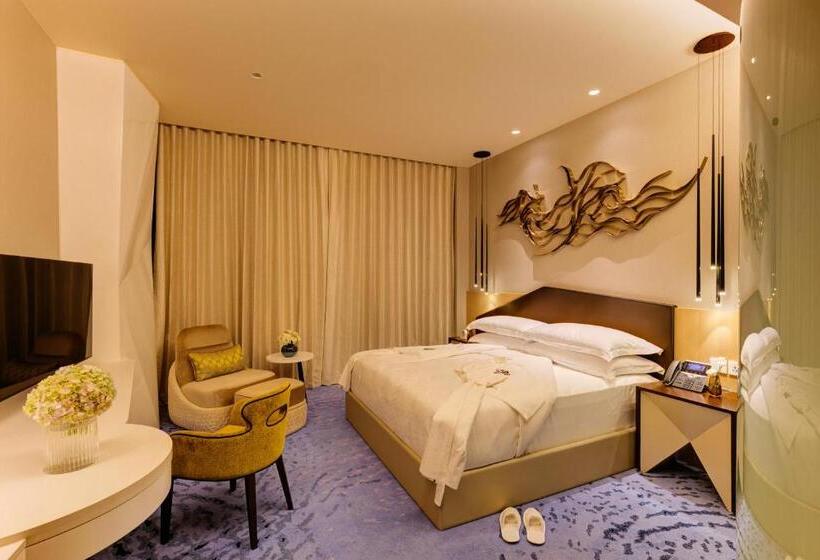 Номер Премиум, Cinnamon Life At City Of Dreams