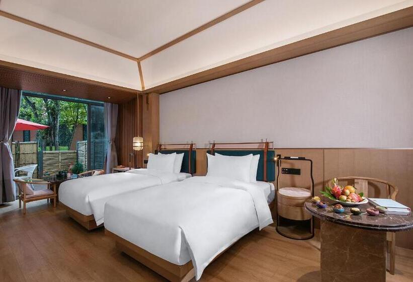 Quarto Estandar Interior, Maree