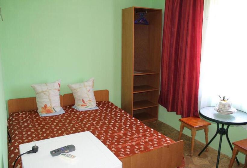 Quarto Estandar Banheiro Compartilhado, частные апартаменты мезенцевых