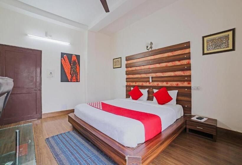اتاق کلاسیک سه تخته, Oyo Hotel Arawali Inn