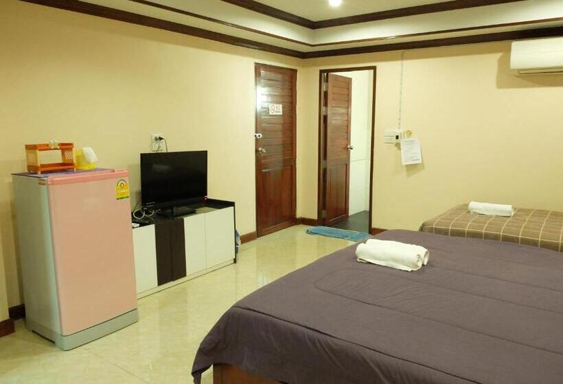 디럭스 트리플 룸, Tree House Chachoengsao