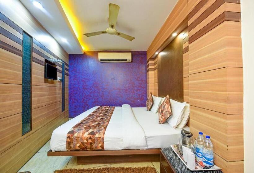 اتاق سوپریور, Le Grand   Walk In From Rk Ashram Metro Station