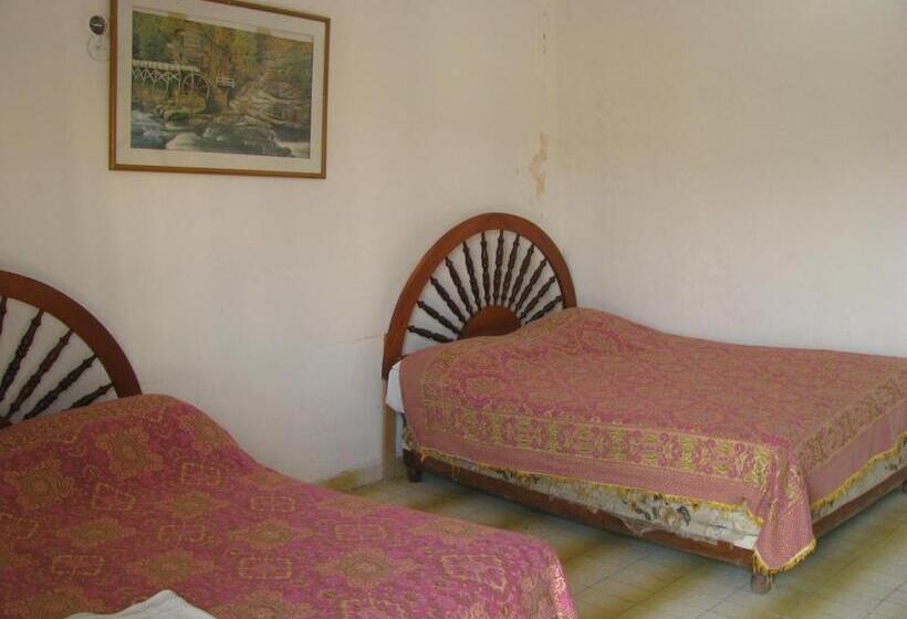 اتاق استاندارد سه نفره, Posada Escarcega
