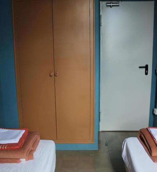 Номер Стандарт Совместная Ванная, Alberg Solidança Hostel