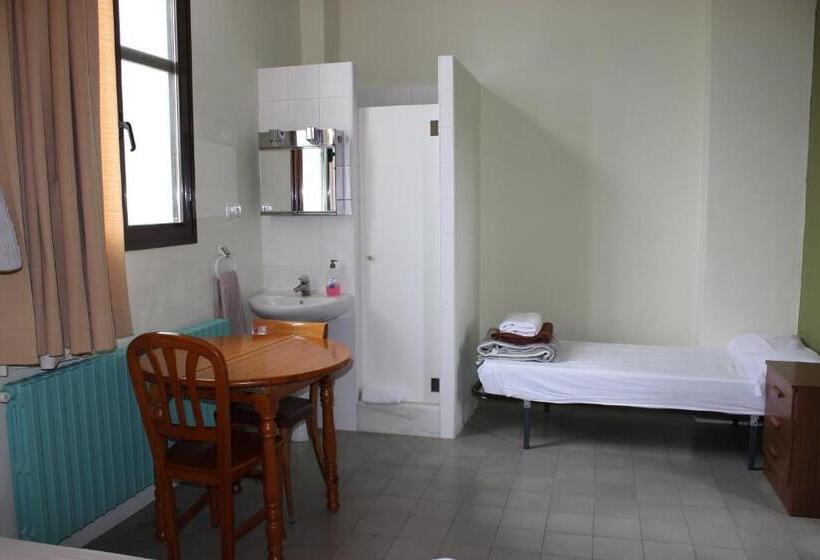 스탠다드 4인용 룸 공용 욕실, Alberg Solidança Hostel