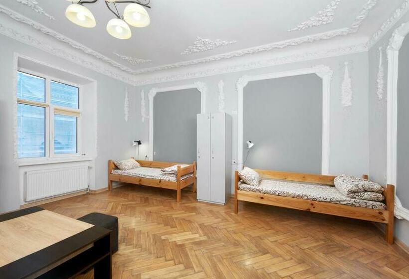 تختخواب در اتاق مشترک, Premium Hostel