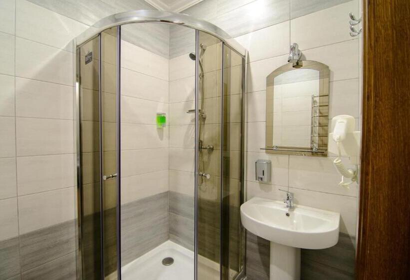 اتاق استاندارد با سرویس بهداشتی مشترک, Premium Hostel