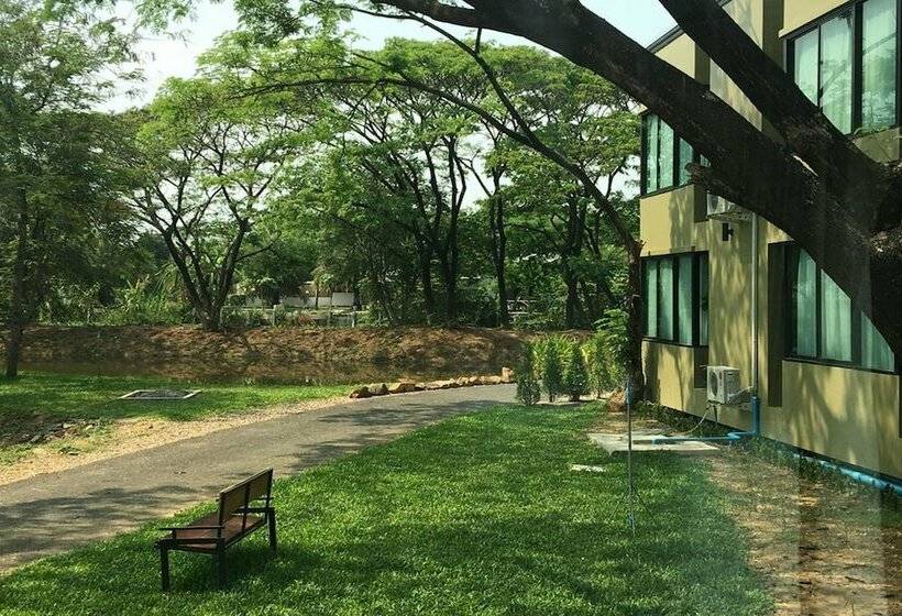 Номер Стандарт Вид на Сад, Green@buriram