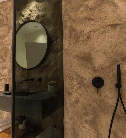 Люкс Повышенной Комфортности, Ftelia Black Villas
