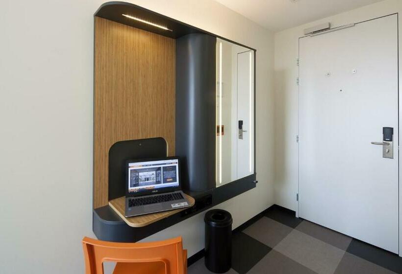 Номер Economy, Easyhotel Amsterdam Zaandam