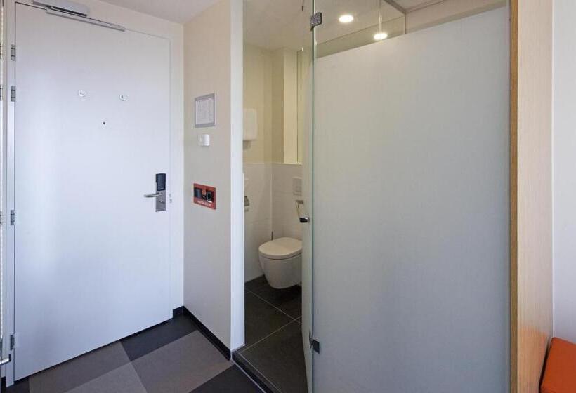 Номер Superior, Easyhotel Amsterdam Zaandam