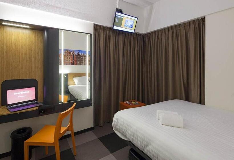 Номер Superior, Easyhotel Amsterdam Zaandam