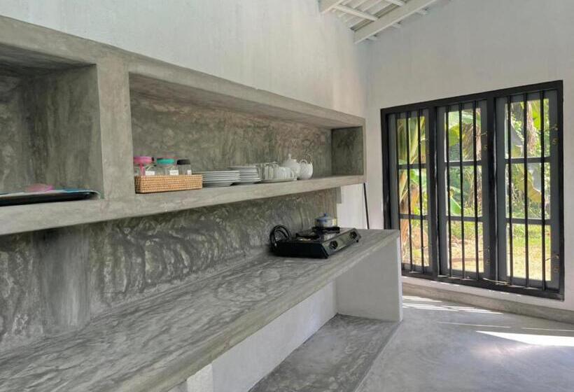 Quarto Familiar Deluxe, Abundia Unawatuna