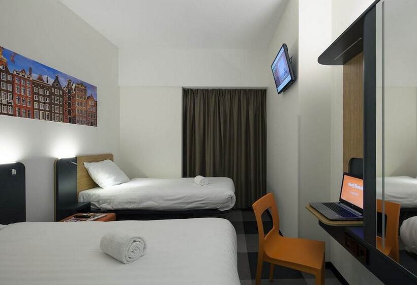 Номер Стандарт, Easyhotel Amsterdam Zaandam