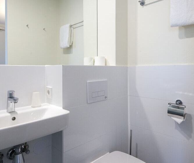 Номер Superior, Easyhotel Amsterdam Zaandam