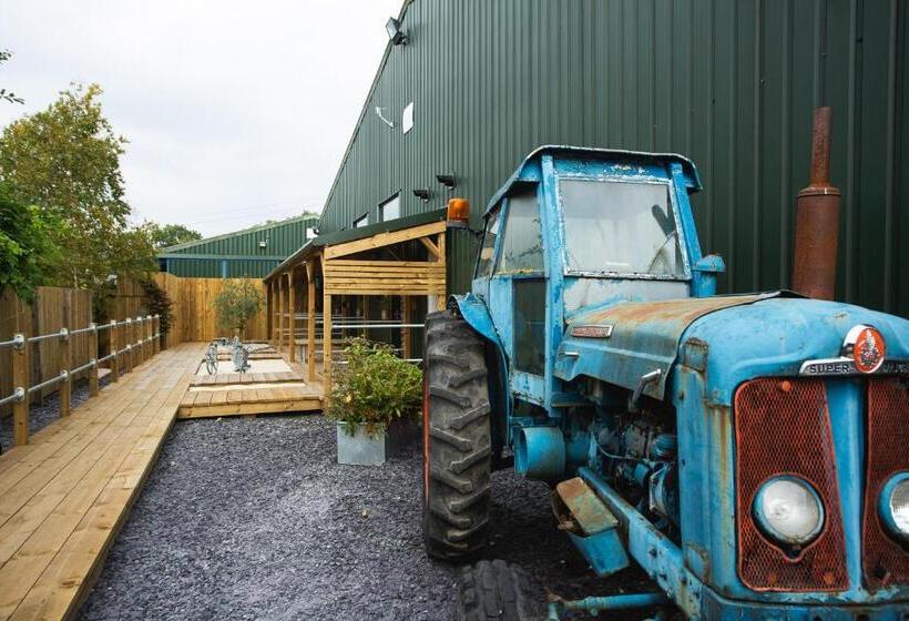 Семейное Студио, Owen House Farm