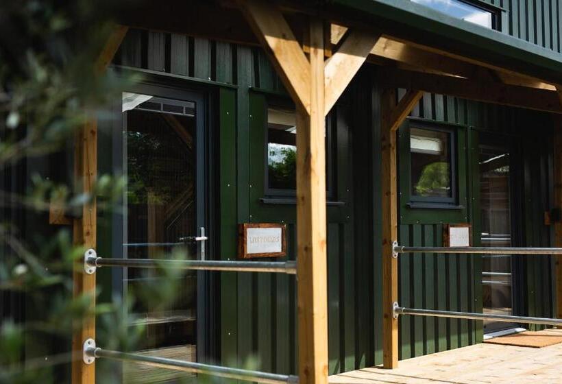 Номер Стандарт, Owen House Farm