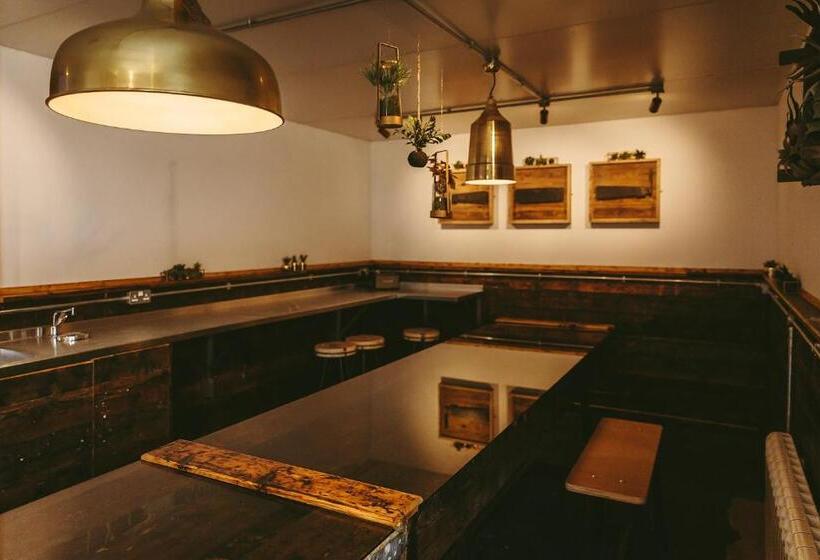 Номер Стандарт, Owen House Farm